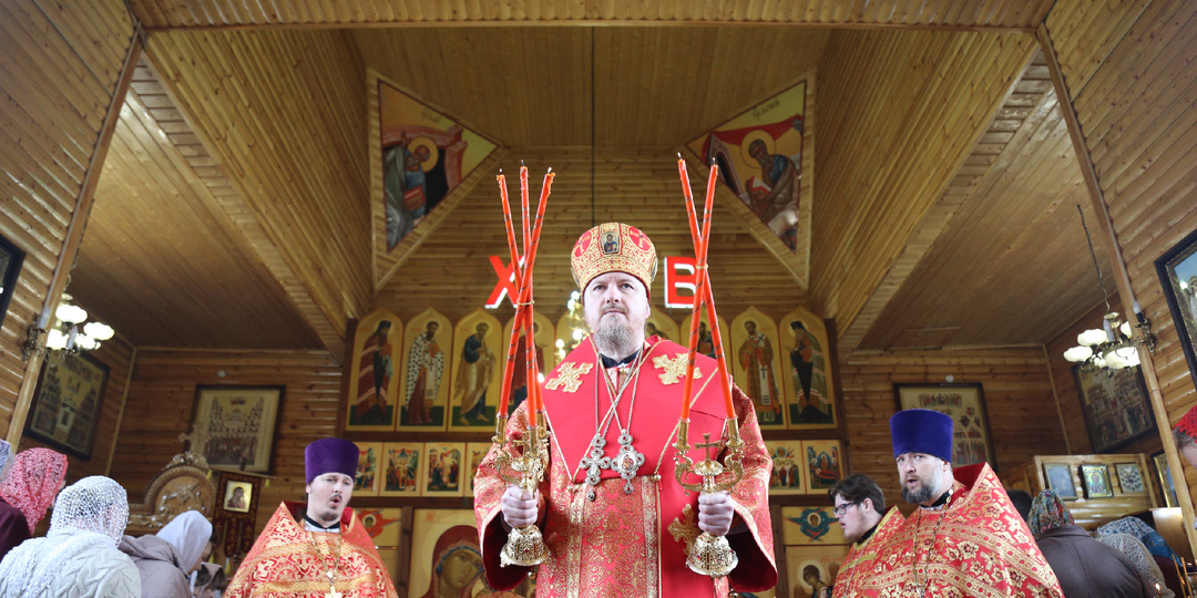 Божественная литургия Архиерейским чином в Казанском храме рабочего поселка Умет