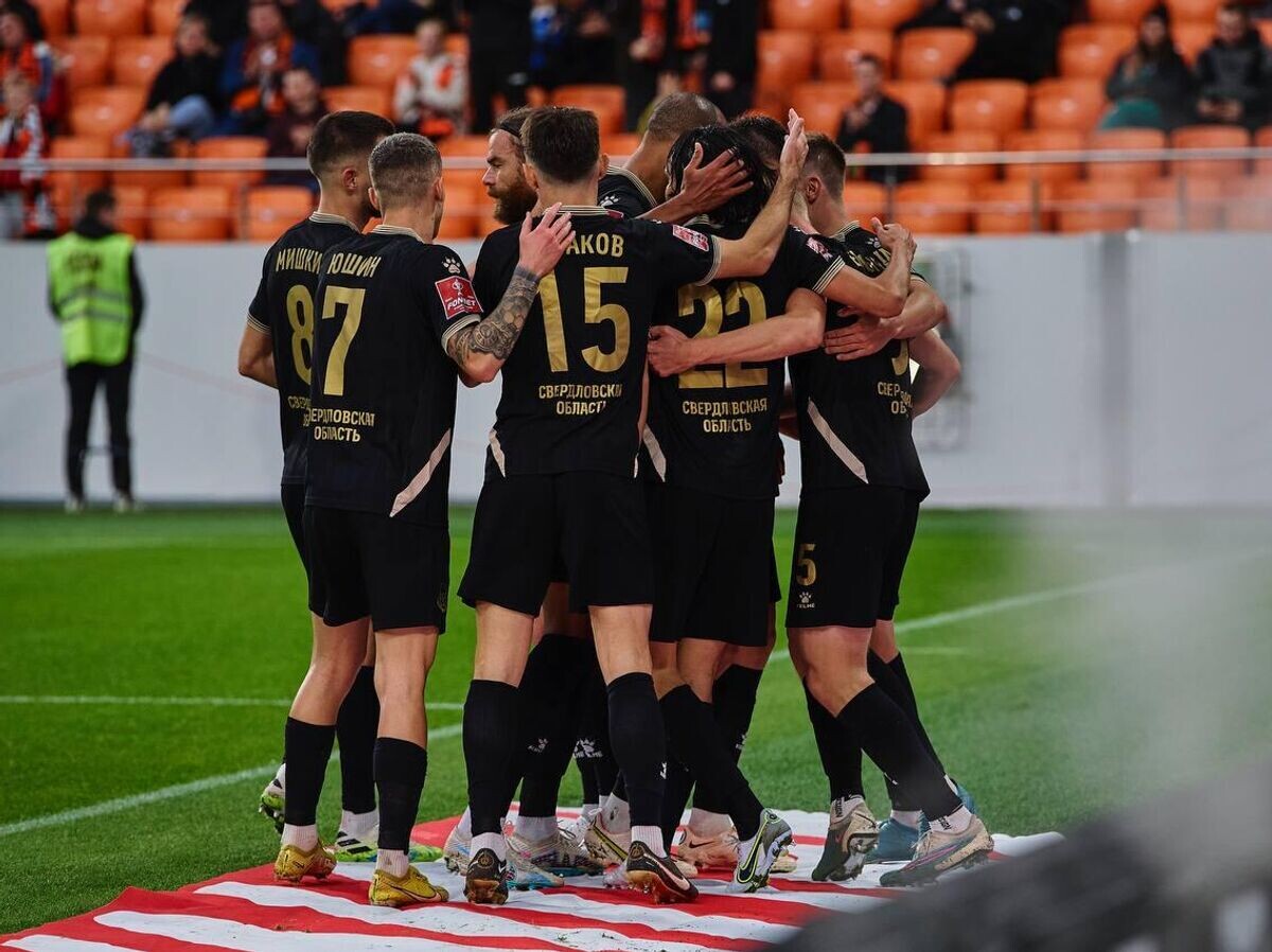    Футболисты "Урала" | © пресс-служба ФК "Урал"