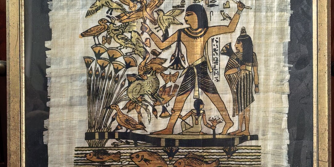 Оформляем в рамы графику.