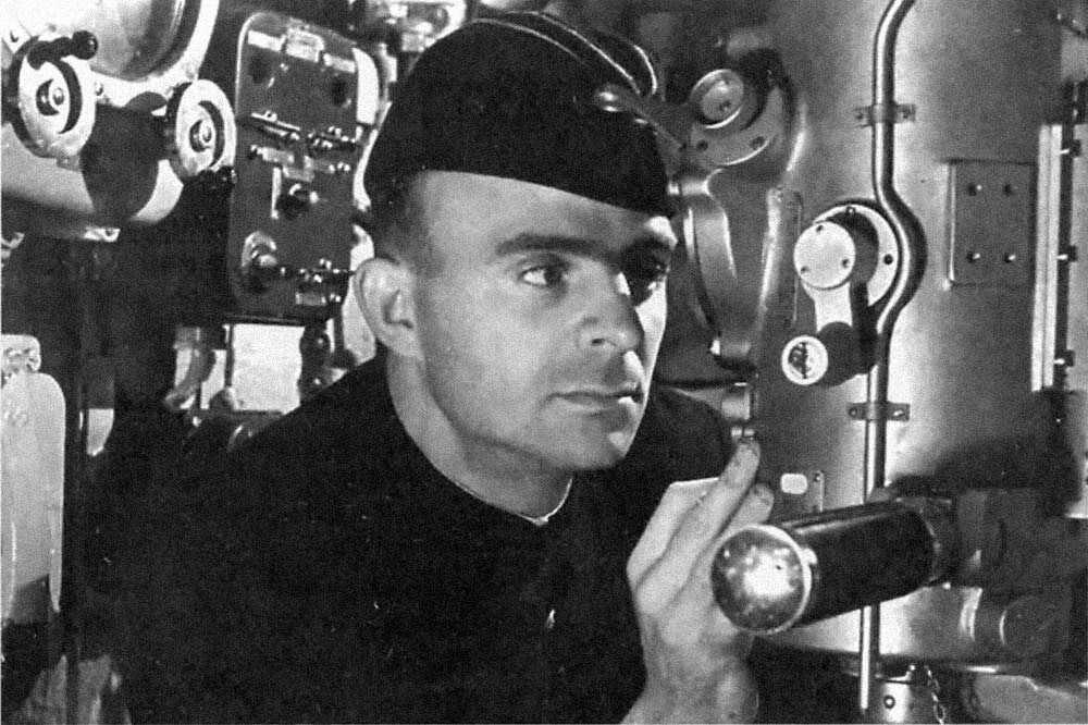 Командир подлодки С-7 С. П. Лисин