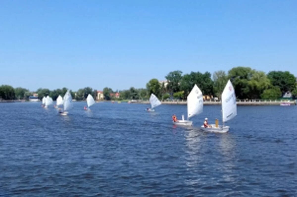    На Верхнем озере стартовала парусная регата с участием команд с России