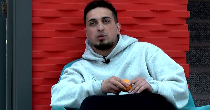 Руслан Асланов