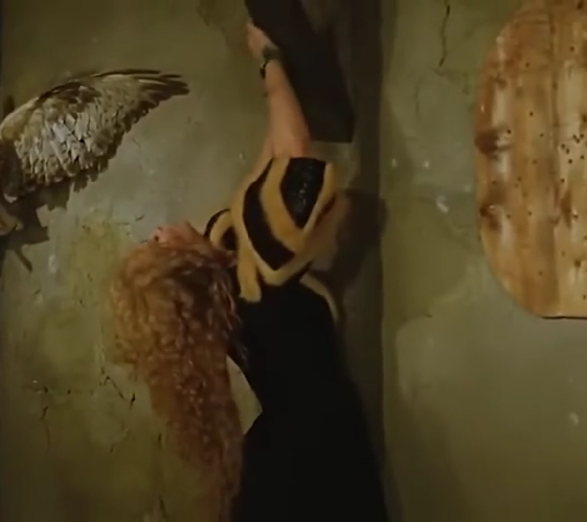 Кадр с Маргаритой Тереховой в роли Миледи