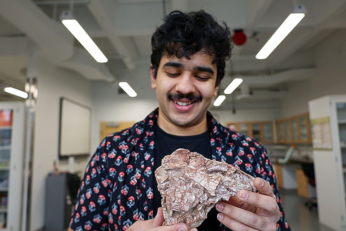 Симба Шривастава с черепом птихотерата