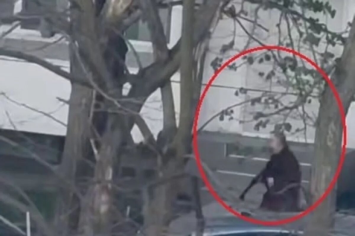    Мужчина устроил стрельбу по людям в Киеве