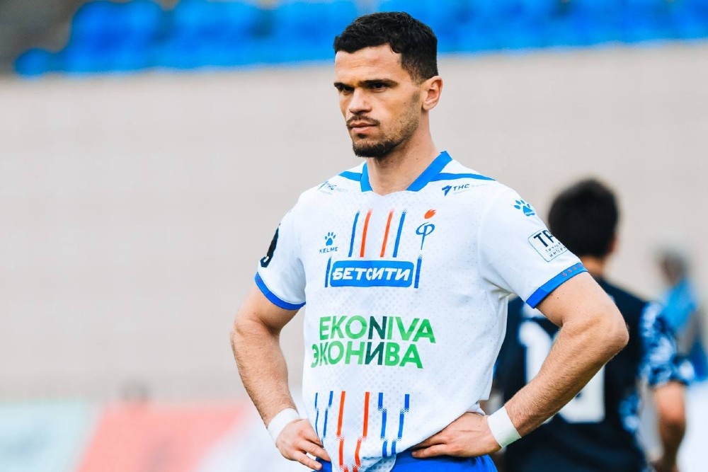    Лучший игрок "Факела" Белайди Пуси не смог забить пенальти аутсайдеру ФНЛ "Чайке". / Пресс-служба ФК "Факел"