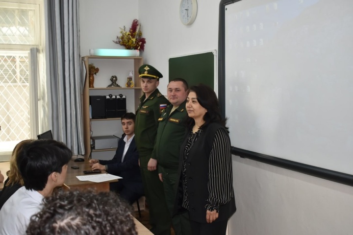    Особое впечатление на школьников произвела история о легендарном сотруднике СМЕРШ Николае Кузнецове, действовавшем под псевдонимом «Пауль Зиберт». Источник: пресс-служба Центрального военного округа