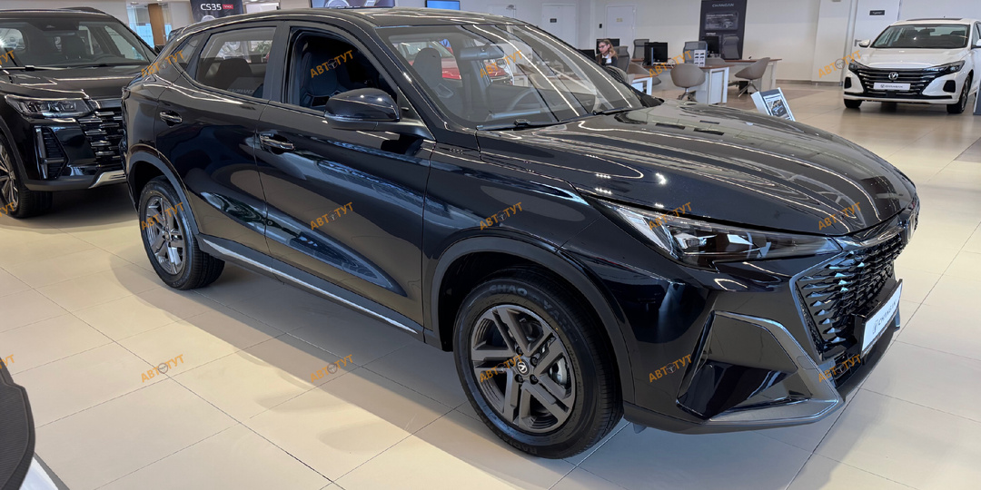 Посмотрел живьем свеженький Changan CS35 MAX с тканевым салоном.