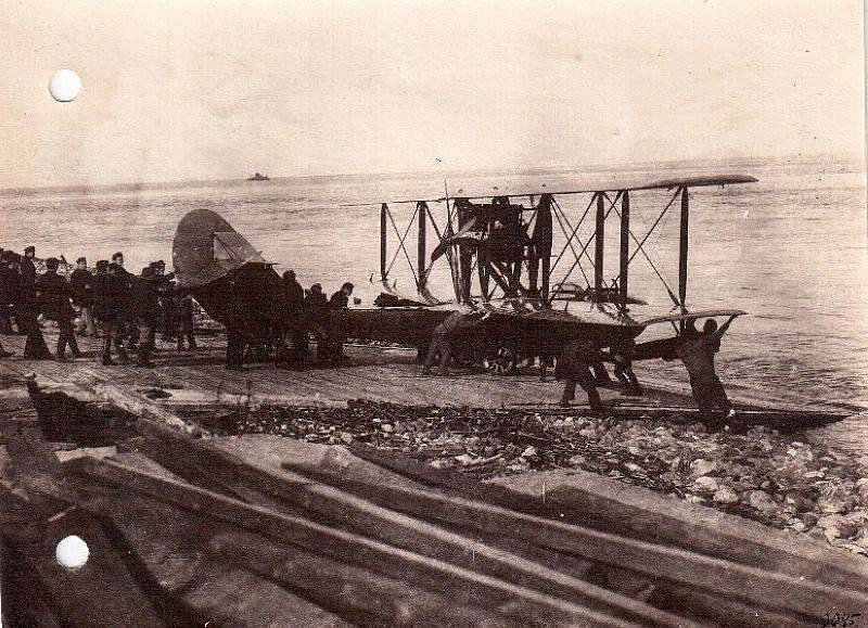 Спуск на воду летающей лодки М-5, 1923 г.