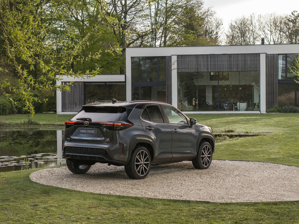 Toyota (Тойота) Yaris Cross (Ярис Кросс)