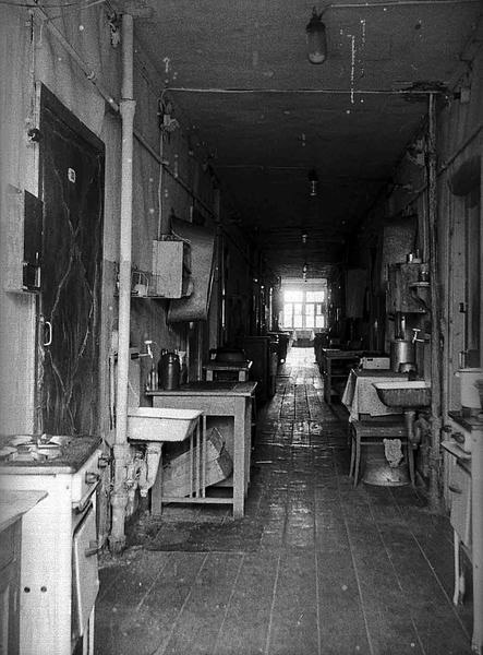 Останкино. Пушкинский городок. Дом 9, квартира 22 (адрес не существует с 1971 года). Коридор. Источник: https://vk.com/id187302338.