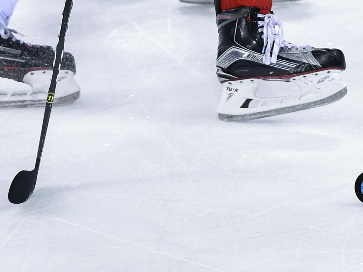    Клюшка, коньки, шайба, лед, хоккей | © РИА Новости / Александр Вильф