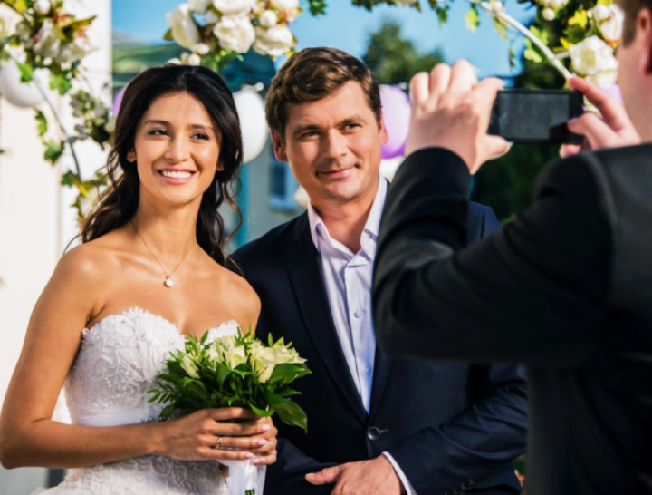 Кадр из сериала "За первого встречного"