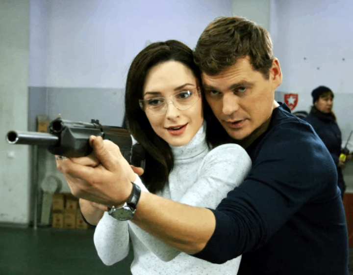 Кадр из сериала "Барышня и хулиган"