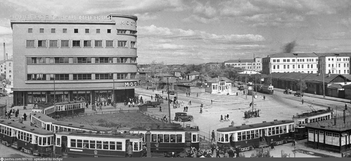 Даниловская площадь, 1935-1936 год. Источник https://pastvu.com/p/897103.