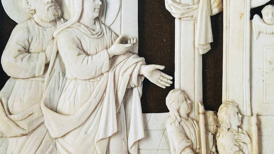 Каталог одноименной выставки объединил более ста редких экспонатов, посвященных теме родственных уз, святости брака, образам детства и