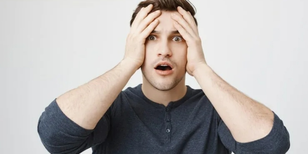 Ты пригрозила засадить мою мать? Моей родной матери? Женщине, которая родила и воспитала меня? Ты хоть понимаешь, что ты сделала?