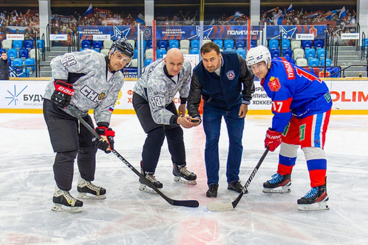 Правительство Тульской области сыграло в хоккей со Службой коменданта Кремля