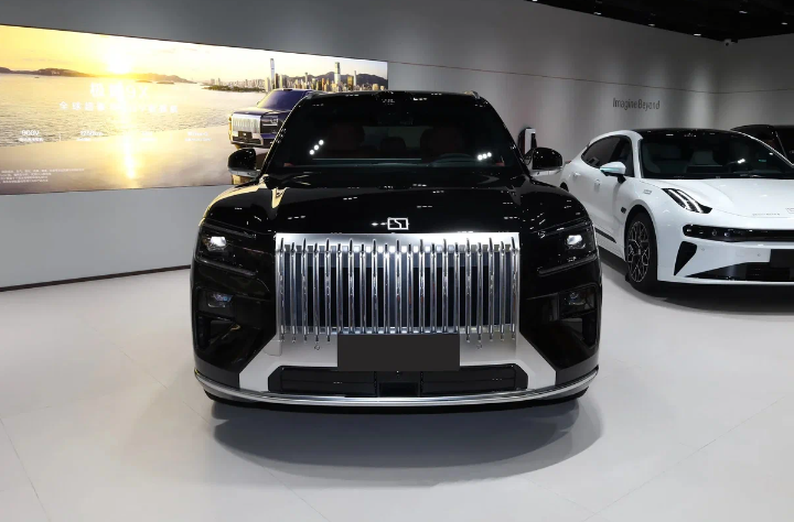 Новый Zeekr 8X вышел в продажу, известны цены для России, подробный обзор