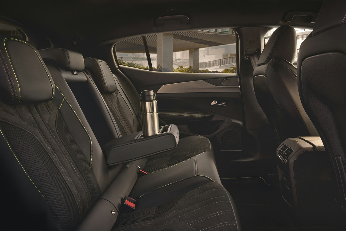 Peugeot (Пежо) 408