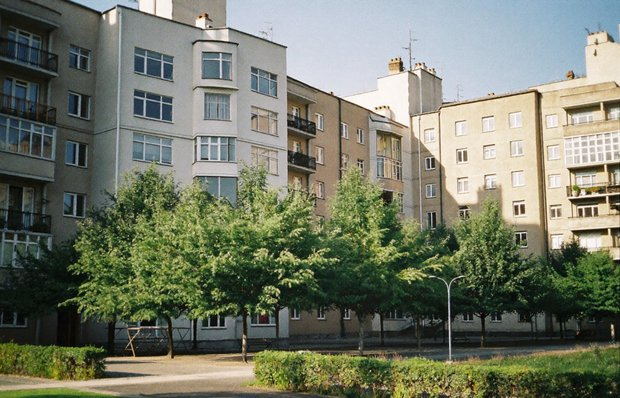 Вы об этом не знали: почему в советских хрущевках не было балконов на первом этаже