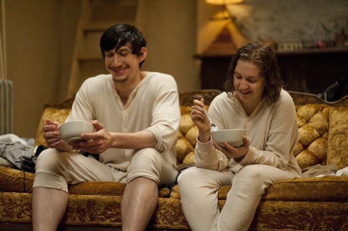 - Кадр из сериала "Девочки", реж. Лина Данэм