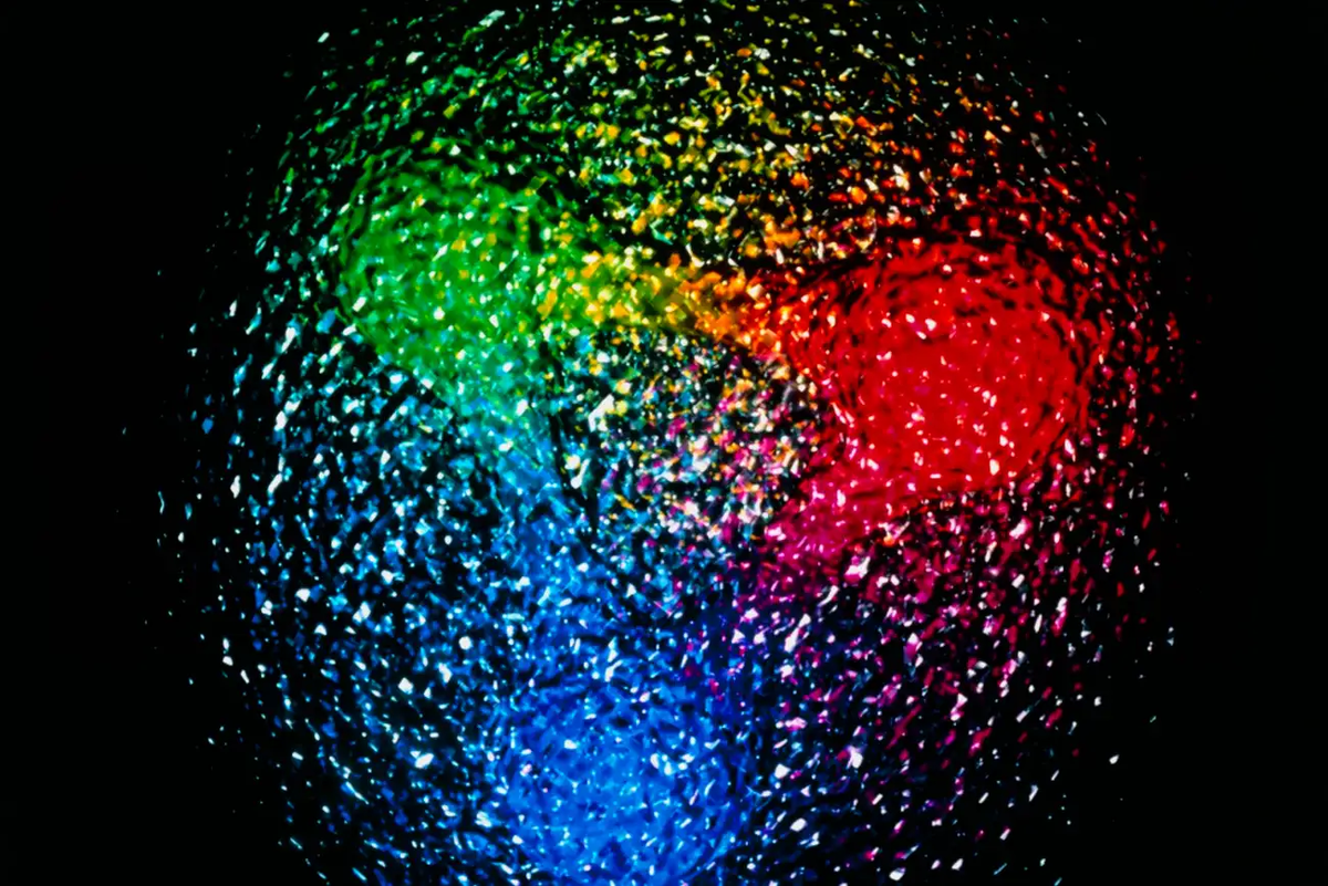 Протоны и нейтроны состоят из трех кварков, удерживаемых вместе глюонами / ARSCIMED/SCIENCE PHOTO LIBRARY