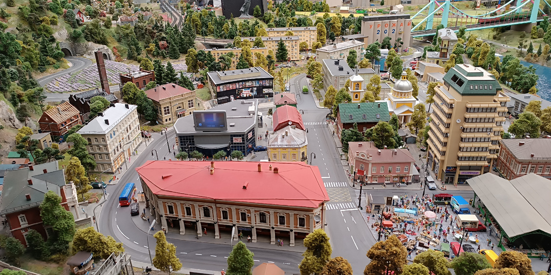 Куда сходить туристам с детьми в Санкт-Петербурге. Град Макет Россия.