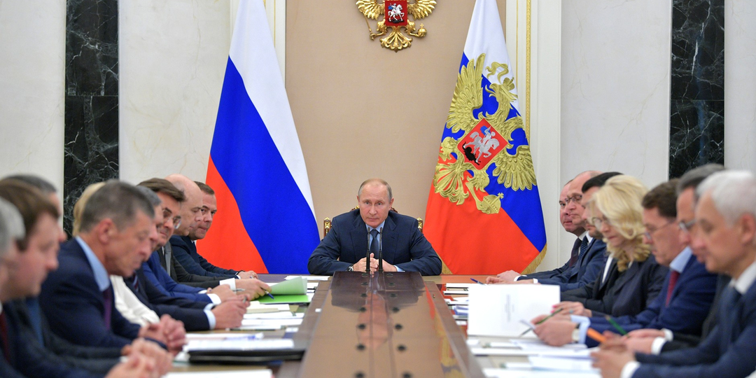 Привели страну к катастрофе, а теперь во всем виновата плохая погода. Президент, похоже, наконец понял, что его долго обманывали.