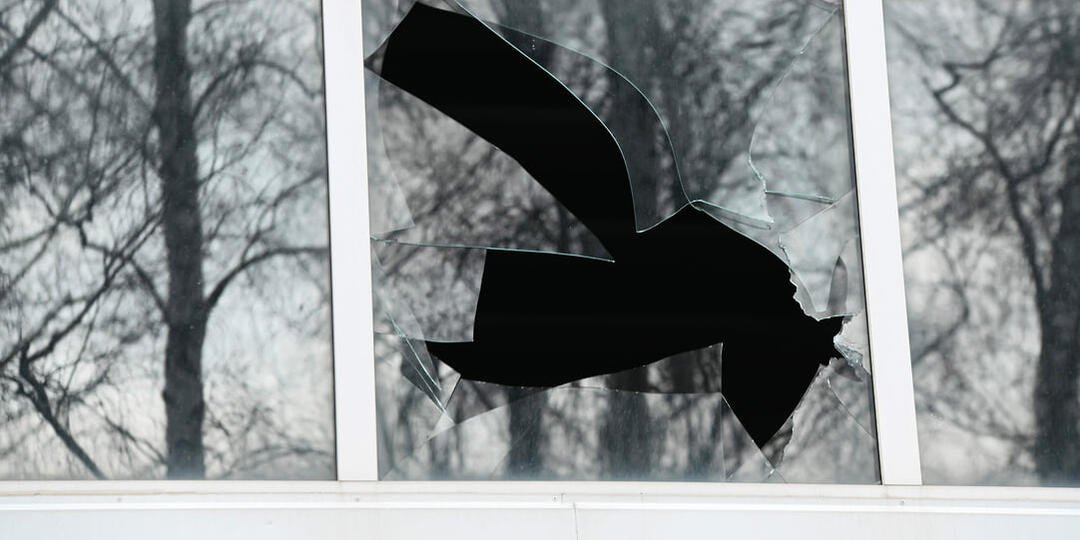 В Ейске после падения обломков БПЛА повреждены три дома