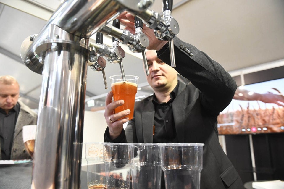    Россия сократила импорт европейского пива в четыре раза Михаил ФРОЛОВ