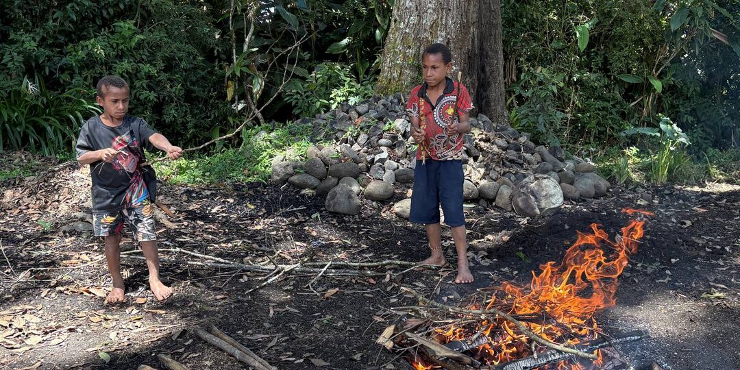 Приготовление еды по-папуасски