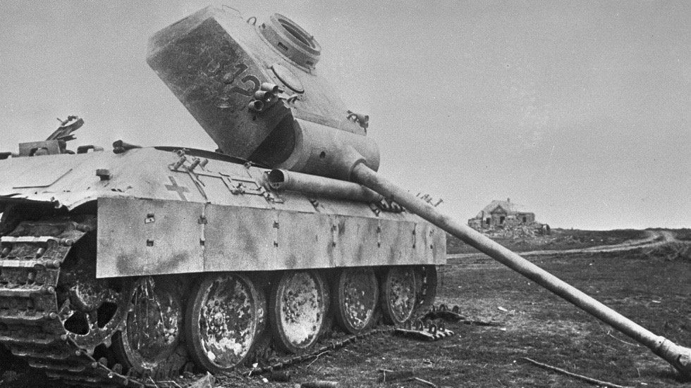 Танк, уничтоженный воздушной атакой