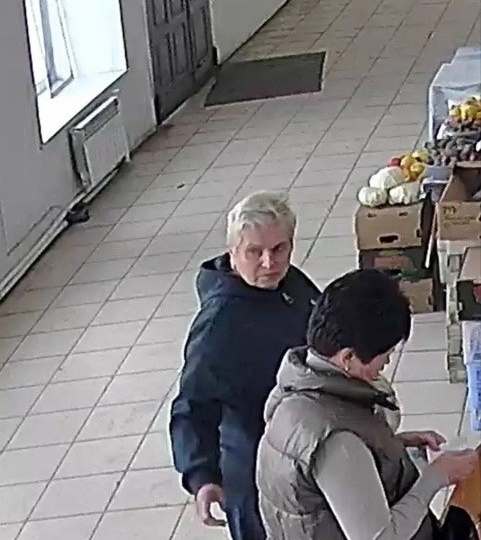 В Сызрани полицейские устанавливают личности и местонахождение женщин, подозреваемых в совершении кражи