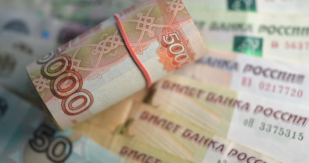 Наличка рулит: почему россияне дружно послали банки подальше