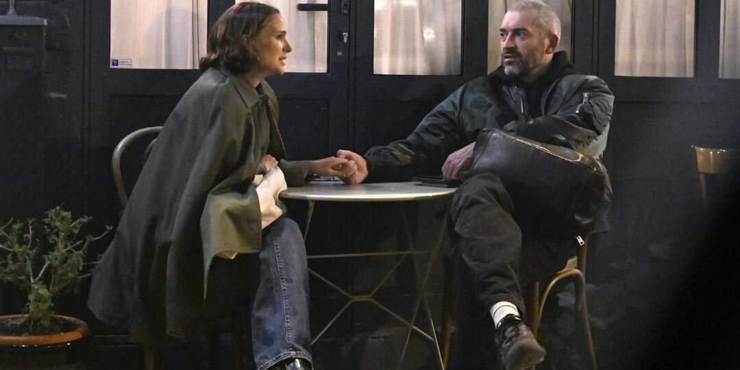 Беременная Натали Портман с бойфрендом Танги Дестаблем провели романтический вечер в городе любви