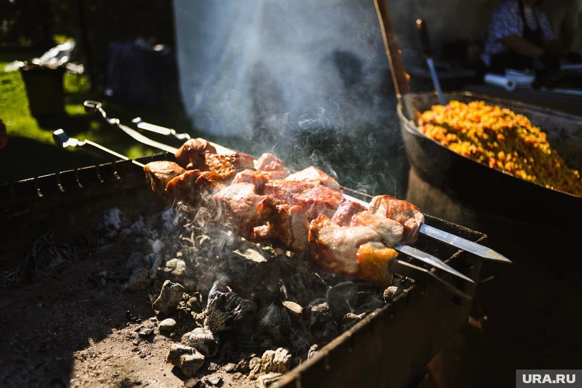     Майские без горячей еды на углях не обходятся