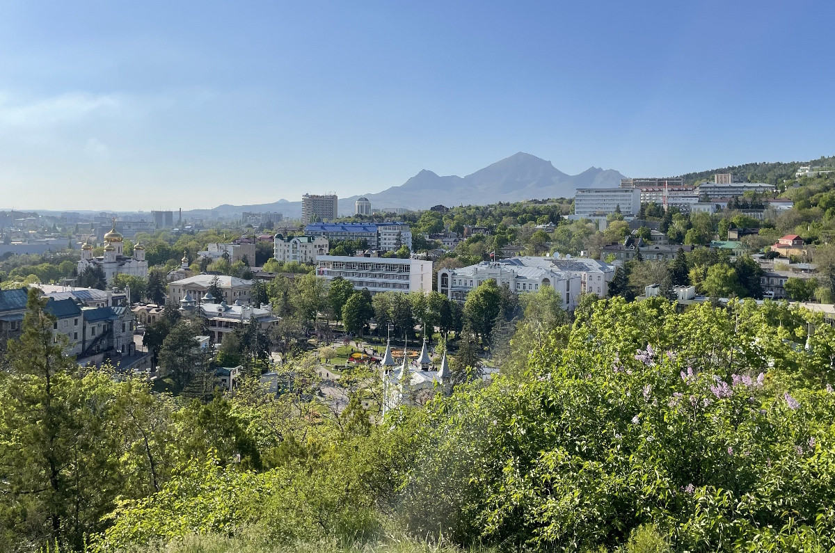 Эта смотровая площадка находится ниже Китайской беседки. 