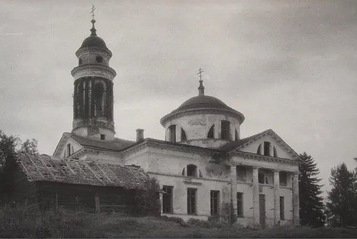 Так выглядела Знаменская церковь в первой половине ХХ столетия. Фото с сайта: pastvu.com