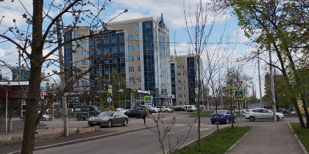 Как выглядит и как живёт Донецк сегодня. Апрель-2026. Рождение шедевра на удивительной улице Горячкина и открытия на улице Краснофлотской