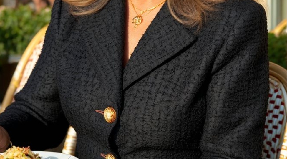 Тихая роскошь: вдохновляющие образы на весну для женщин 50+