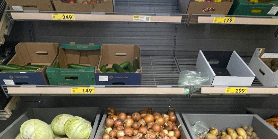 Впервые зашла в Москве в магазин «Чижик» и вот что меня в нем удивило. Показываю цены и товар