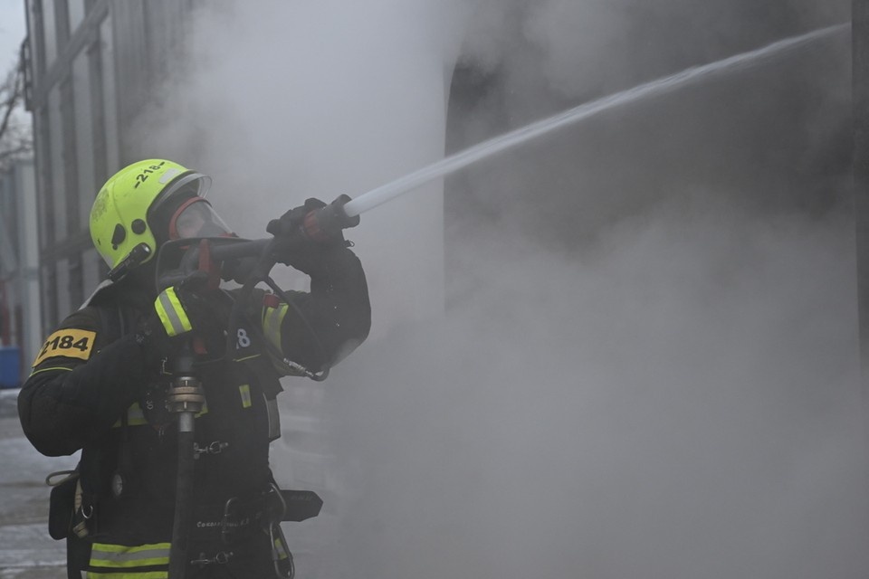    Спасатели Кузбасса устранили последствия 23 пожаров и 5 аварий. Иван МАКЕЕВ