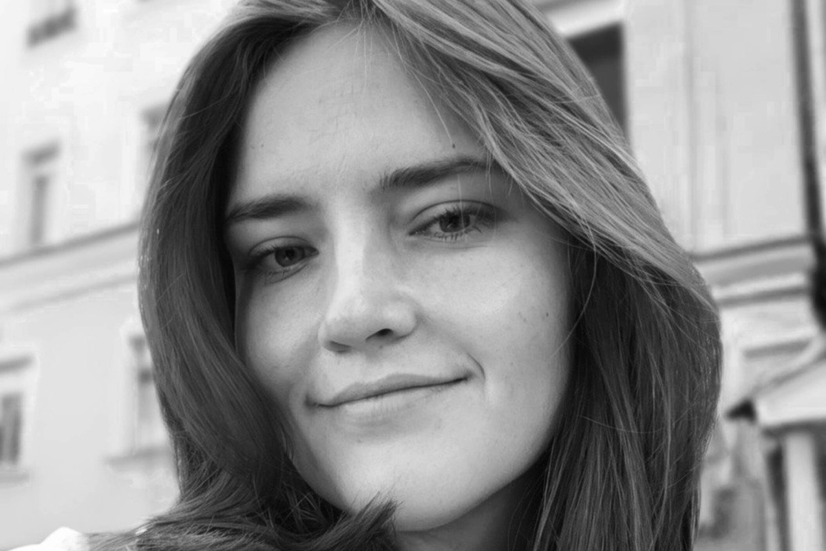     «Попала под поезд»: погибла 28-летняя Ольга Хохлова из «Лайфхакера»
