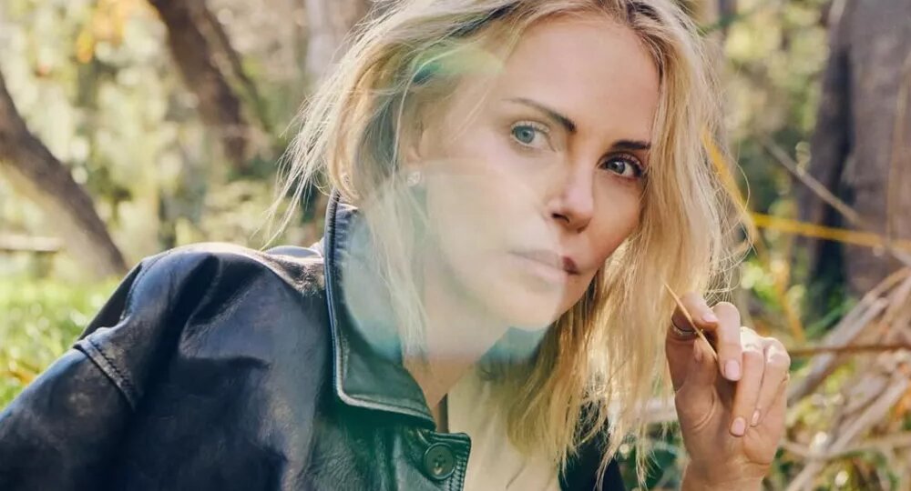 Шарлиз Терон рассказала о страшной ночи, когда ее мать убила отца