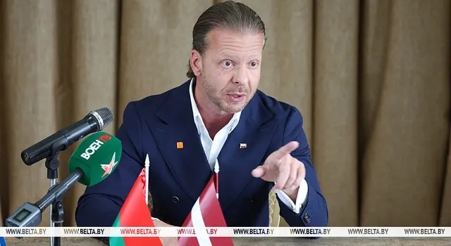 На пресс-конференции в Минске. Фото из архива "7 секретов"