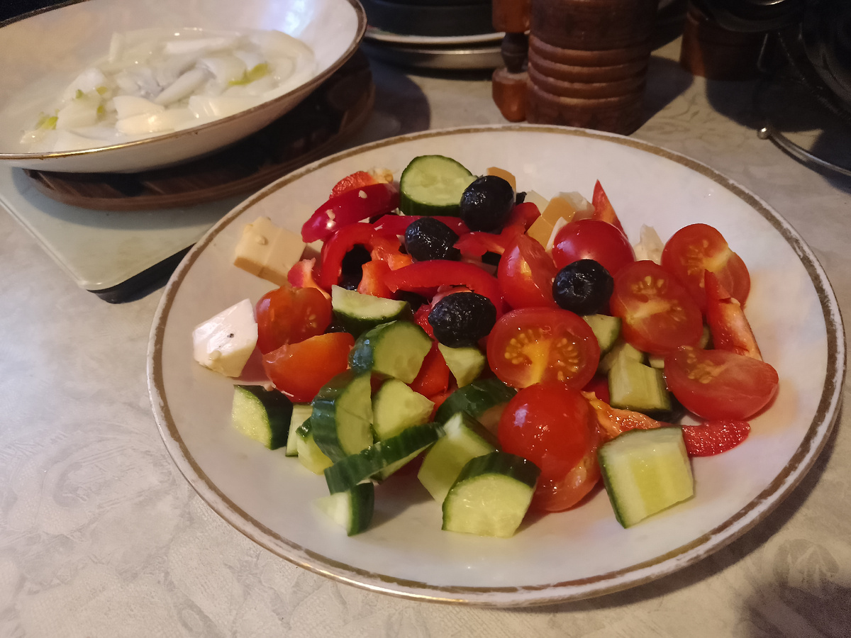 Фото автора, мой греческий салат