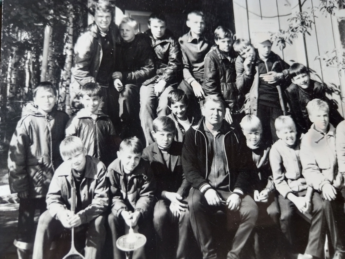 Одна груп детворы посетившие этот лагерь Ангара на берегу одноименной реки.