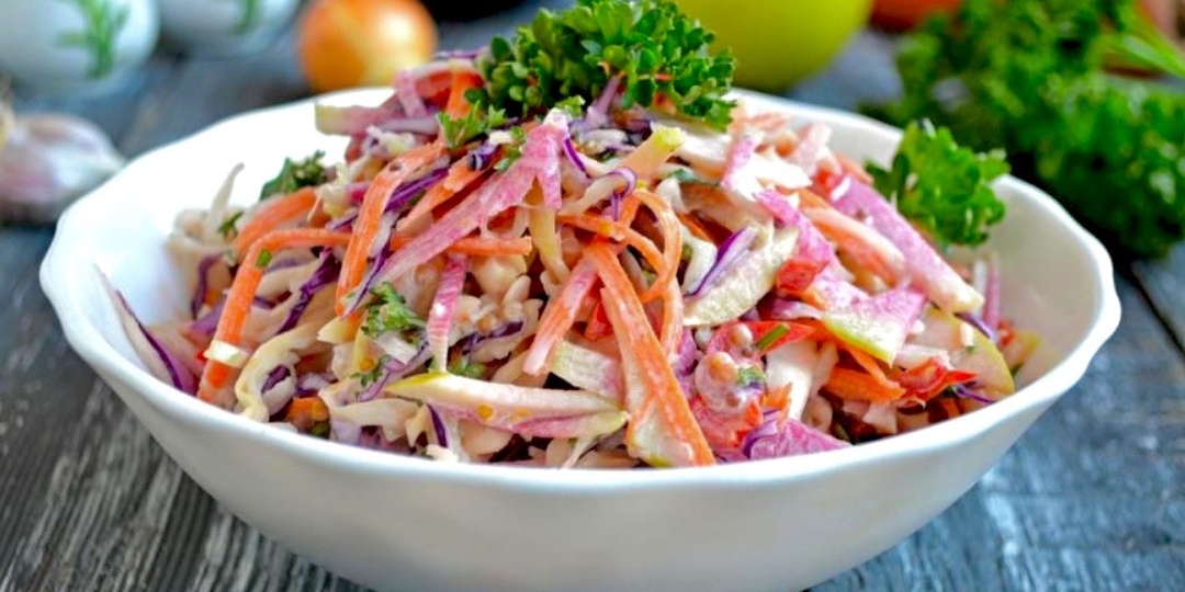 Этот капустный салат обожает вся Америка. Знаменитый Коулслоу. Четыре интересных варианта.