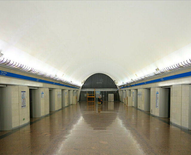 На станции метро «Парк Победы» приступили к демонтажным работам